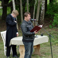 Üllar Saaremäe juhatas avamisürituse sisse Betti Alveri luuletusega "Sõnarine"